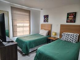 Charming 3BR Retreat Jacuzzi Comfort for 6