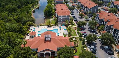 Charming 3BR Retreat Jacuzzi Comfort for 6