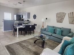 Charming 3BR Retreat Jacuzzi Comfort for 6