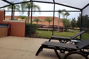 Charming 3BR Retreat Jacuzzi Comfort for 6