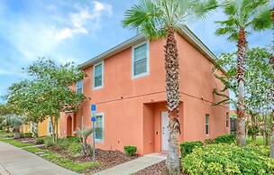 Charming 3BR Retreat Jacuzzi Comfort for 6