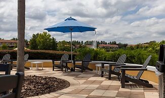 Charming 3BR Retreat Jacuzzi Comfort for 6