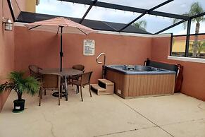 Charming 3BR Retreat Jacuzzi Comfort for 6