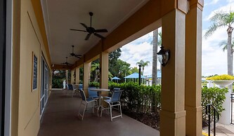 Charming 3BR Retreat Jacuzzi Comfort for 6