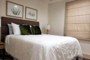 Charming 3BR Retreat Jacuzzi Comfort for 6