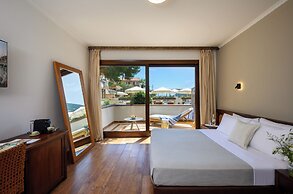 Elisso Hotel
