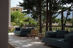 Elisso Hotel