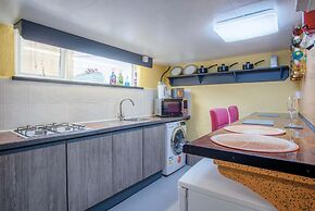 Clouds - 1 Bedroom Holiday Home - Milford Haven