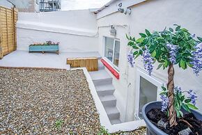 Clouds - 1 Bedroom Holiday Home - Milford Haven