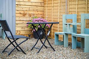 Clouds - 1 Bedroom Holiday Home - Milford Haven