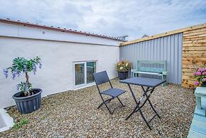 Clouds - 1 Bedroom Holiday Home - Milford Haven