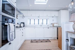 Shearwater 30 - 2 Bedroom Lodge - Summerhill