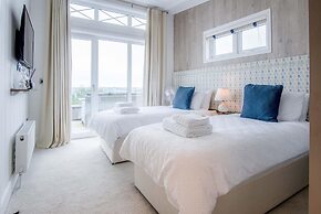 Shearwater 30 - 2 Bedroom Lodge - Summerhill