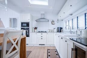 Shearwater 30 - 2 Bedroom Lodge - Summerhill