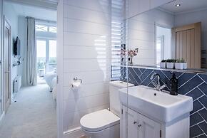 Shearwater 30 - 2 Bedroom Lodge - Summerhill