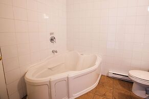 Room in Studio - Varenne Hotel Private Double Room 2 - A14