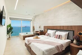 Elia Sea Suites