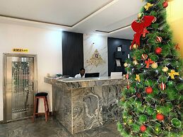 LINTOC HOTEL & SUITES LTD