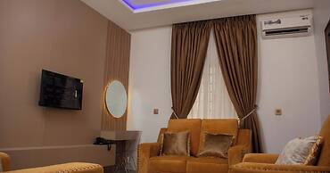 LINTOC HOTEL & SUITES LTD