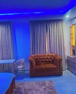 LINTOC HOTEL & SUITES LTD