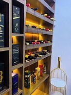 LINTOC HOTEL & SUITES LTD