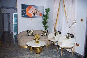 LINTOC HOTEL & SUITES LTD