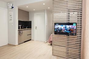 Petralona Gem Hotel-Style Studio Balcony