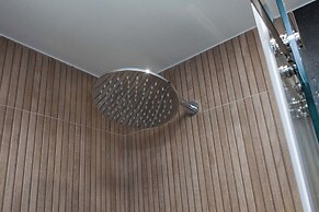 Petralona Gem Hotel-Style Studio Balcony