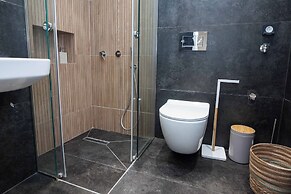 Petralona Gem Hotel-Style Studio Balcony