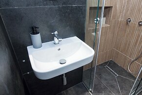 Petralona Gem Hotel-Style Studio Balcony