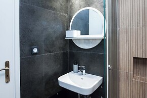 Petralona Gem Hotel-Style Studio Balcony