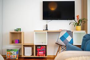 Family Friendly Apartment With Parking