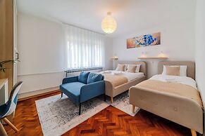 Family Friendly Apartment With Parking