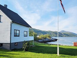 6 Person Holiday Home in Sandhornoy