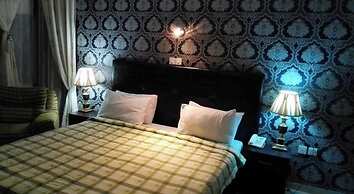 Universal Hotel Enugu