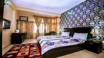 Universal Hotel Enugu