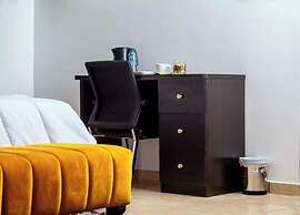 C to C Luxury Hotel and Suites