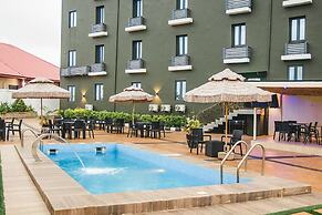 C to C Luxury Hotel and Suites