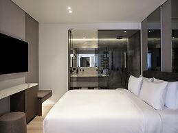 Nur Edge Aparthotel - Acropolis Skyline