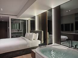 Nur Edge Aparthotel - Acropolis Skyline