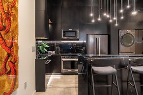 Wynwood Condo, Walk to Restaurants & Nightclubs!