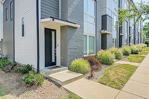 Bright Nashville Townhome ~ 5 Mi to Downtown!
