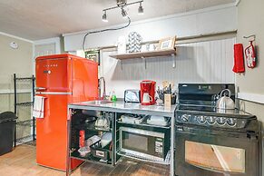 Cozy Galveston Apt w/ Patio: Close to The Strand!