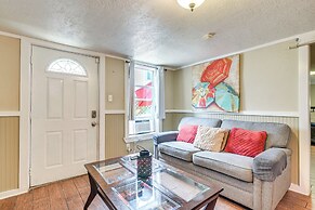 Cozy Galveston Apt w/ Patio: Close to The Strand!