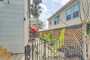 Cozy Galveston Apt w/ Patio: Close to The Strand!