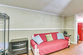 Cozy Galveston Apt w/ Patio: Close to The Strand!