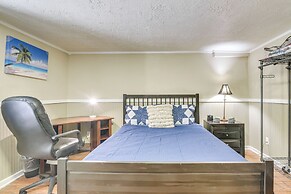 Cozy Galveston Apt w/ Patio: Close to The Strand!