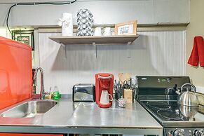 Cozy Galveston Apt w/ Patio: Close to The Strand!