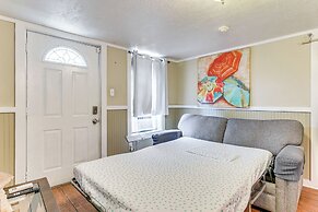 Cozy Galveston Apt w/ Patio: Close to The Strand!