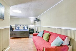 Cozy Galveston Apt w/ Patio: Close to The Strand!